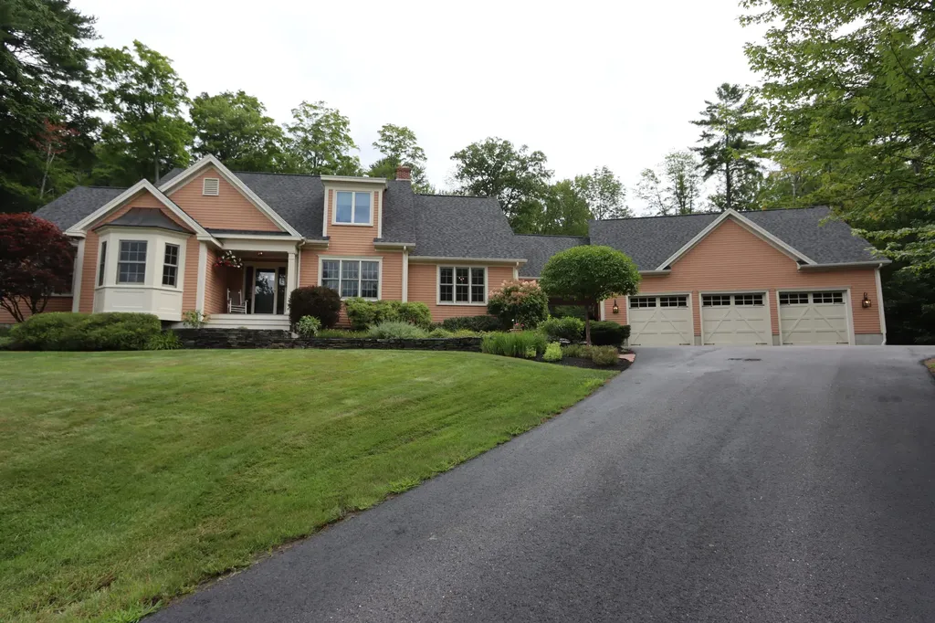 30 Hillview Lane Lewiston ME 04240