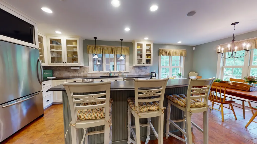 30 Hillview Lane Lewiston ME 04240