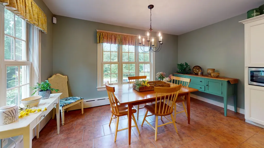 30 Hillview Lane Lewiston ME 04240