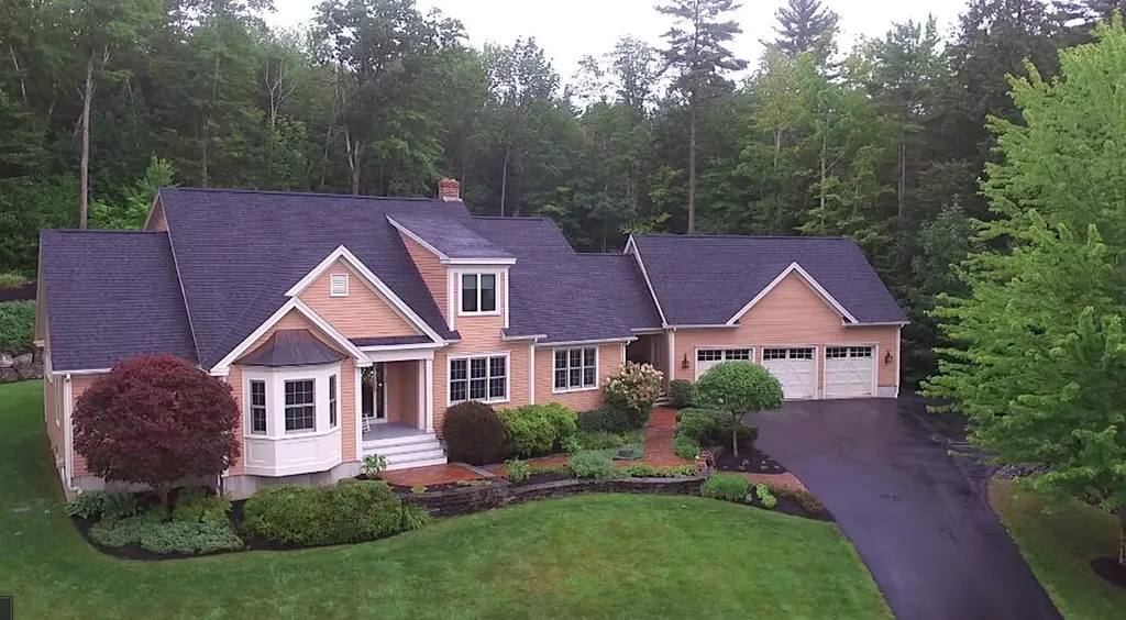 30 Hillview Lane Lewiston ME 04240