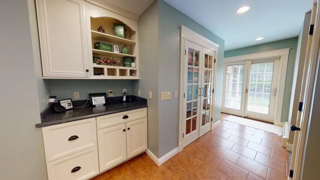 30 Hillview Lane Lewiston ME 04240
