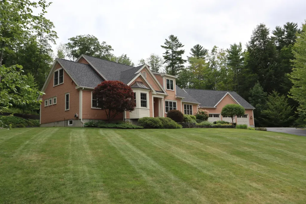 30 Hillview Lane Lewiston ME 04240