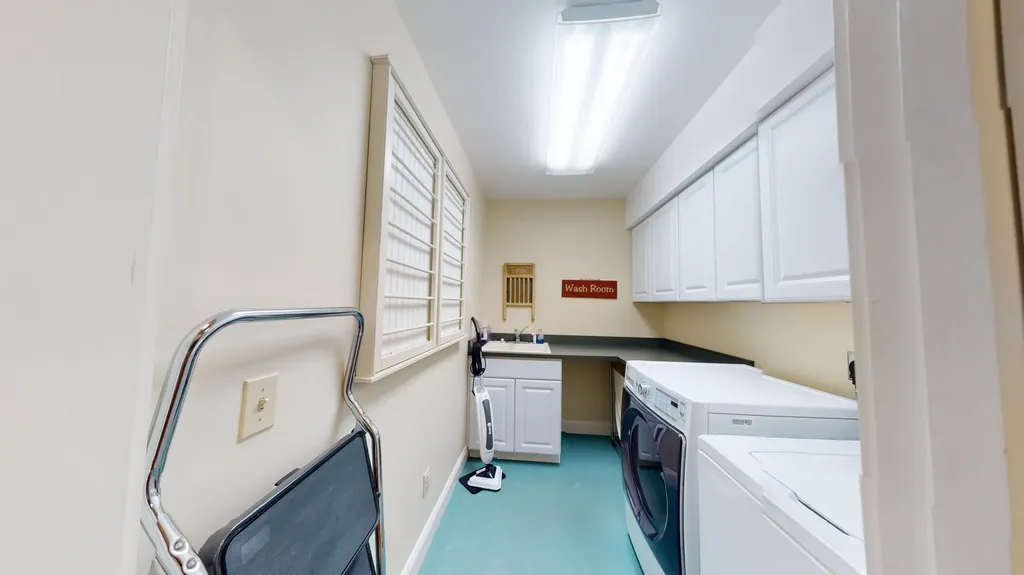 30 Hillview Lane Lewiston ME 04240