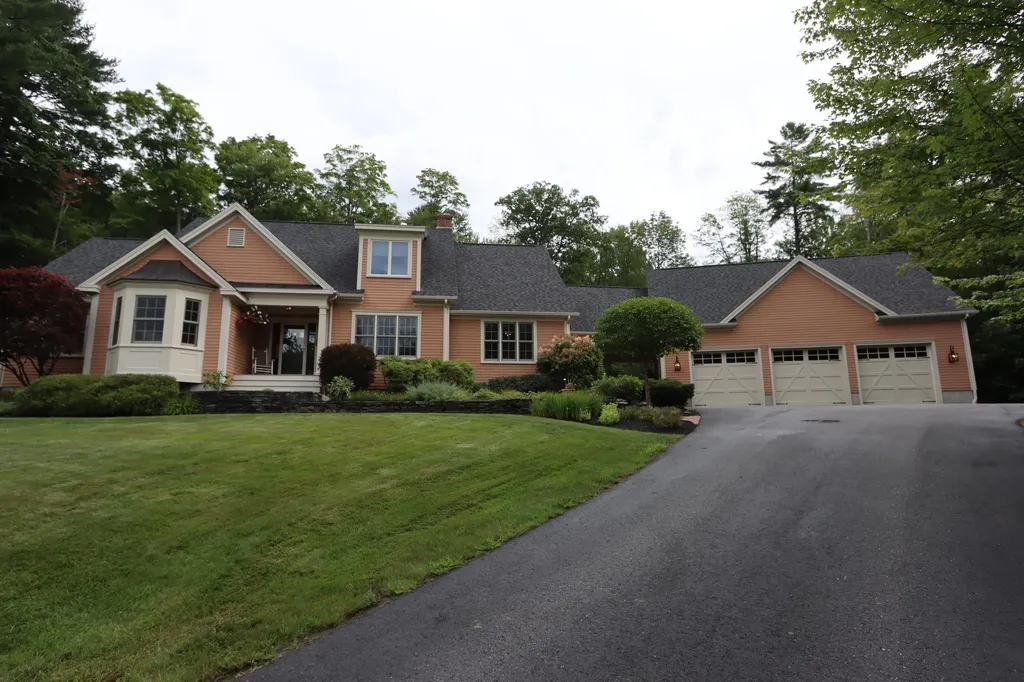 30 Hillview Lane Lewiston ME 04240