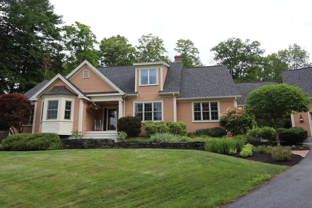 30 Hillview Lane Lewiston ME 04240