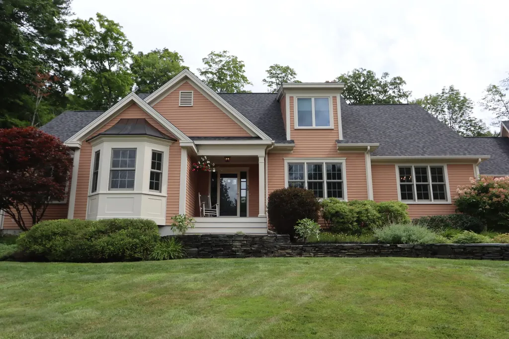 30 Hillview Lane Lewiston ME 04240