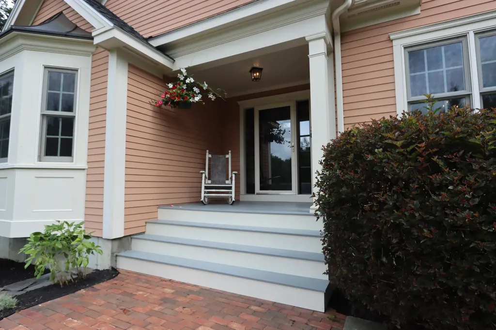 30 Hillview Lane Lewiston ME 04240