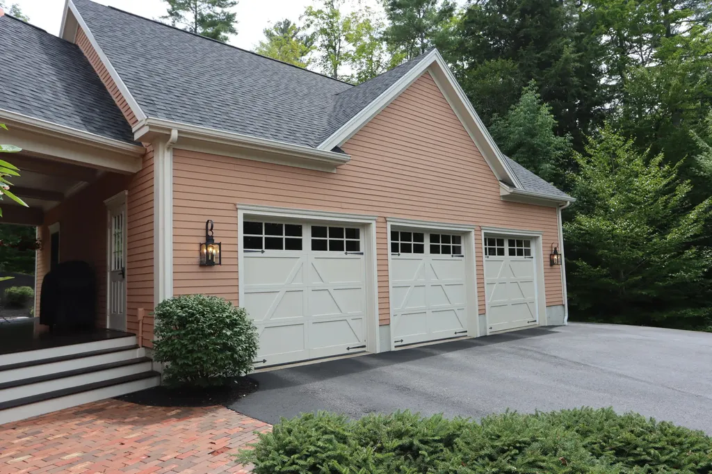 30 Hillview Lane Lewiston ME 04240