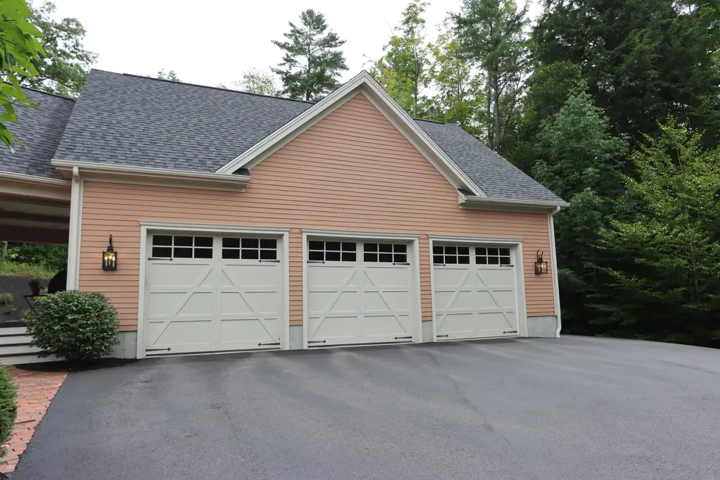 30 Hillview Lane Lewiston ME 04240