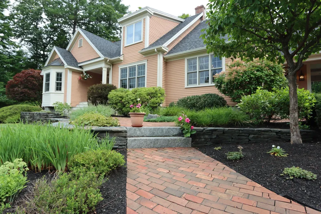 30 Hillview Lane Lewiston ME 04240