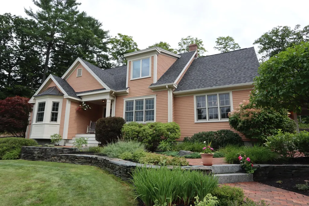 30 Hillview Lane Lewiston ME 04240