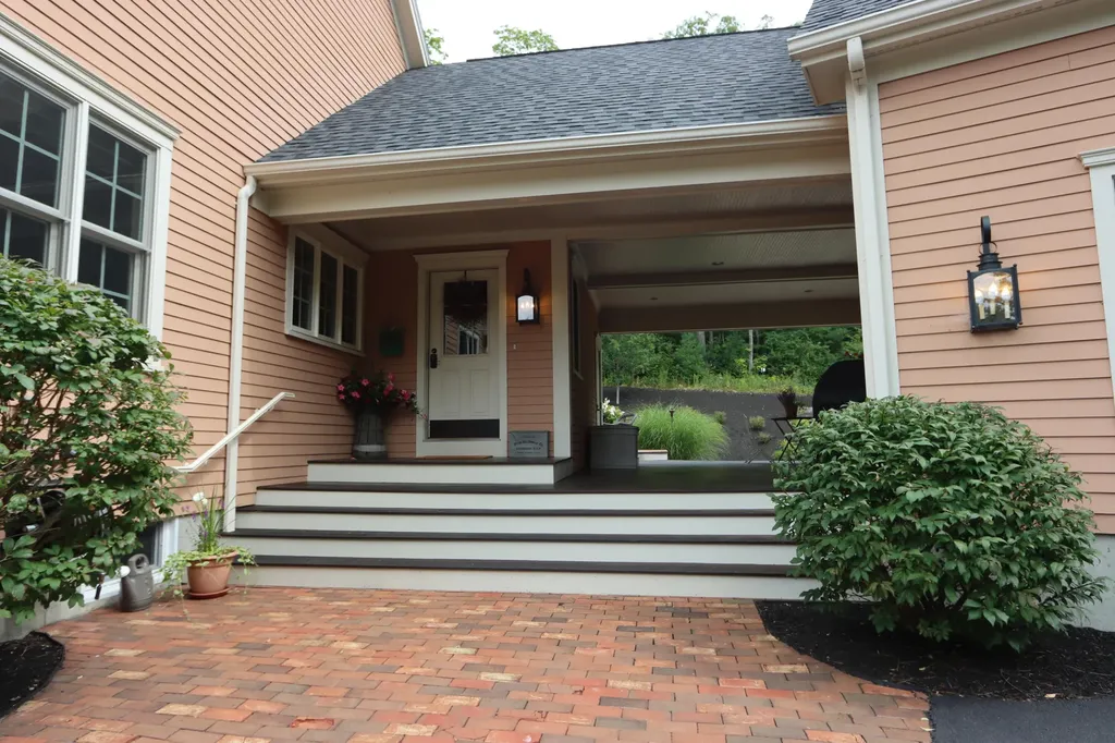 30 Hillview Lane Lewiston ME 04240