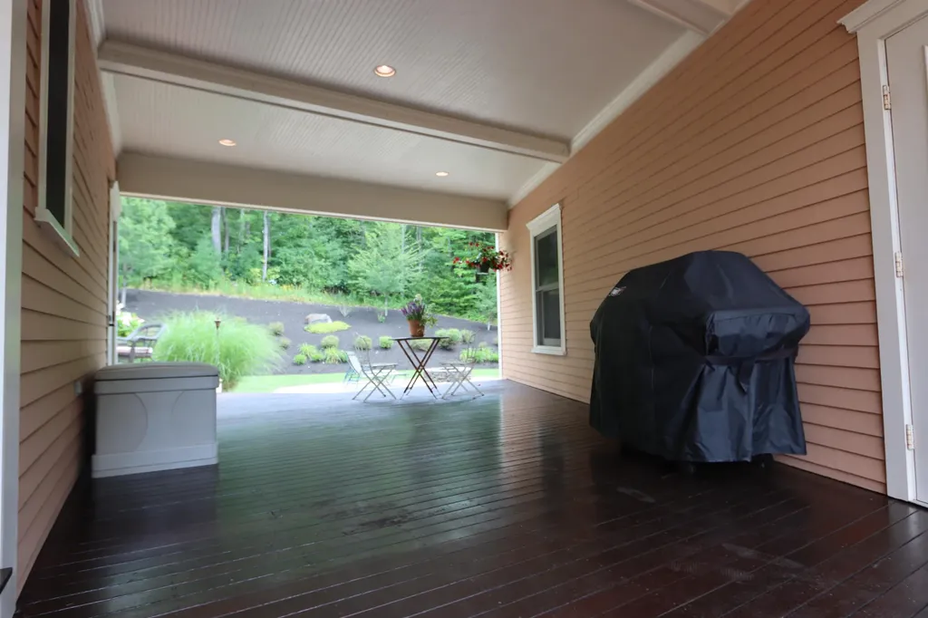 30 Hillview Lane Lewiston ME 04240