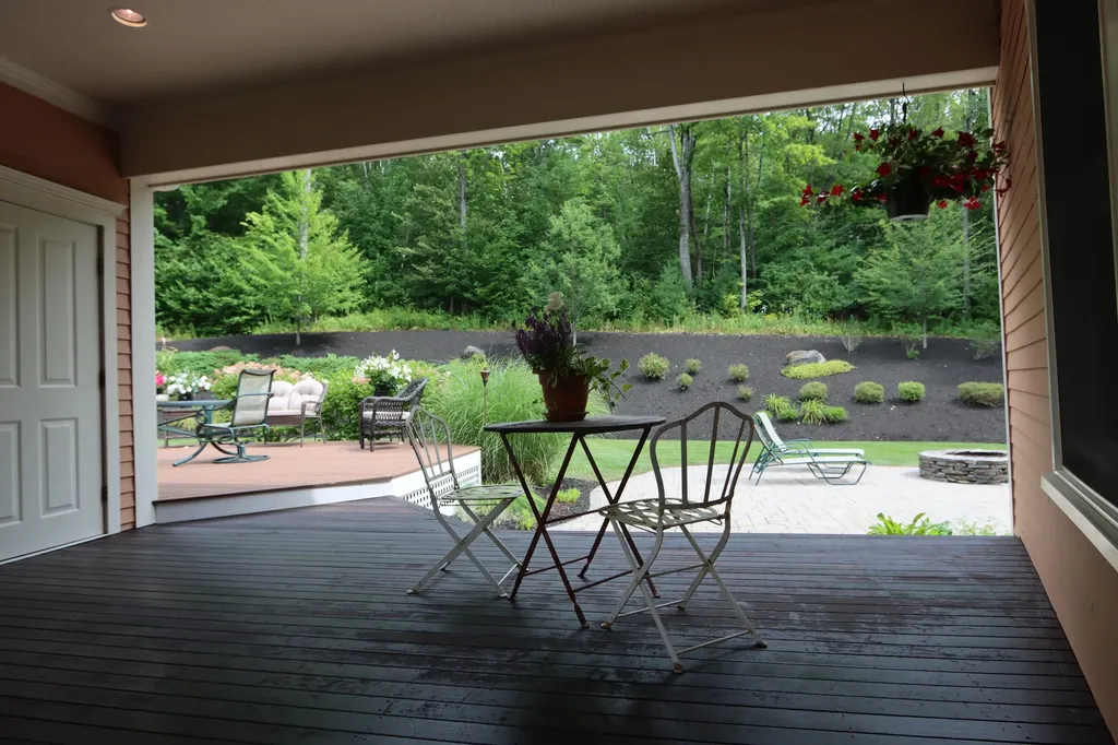 30 Hillview Lane Lewiston ME 04240