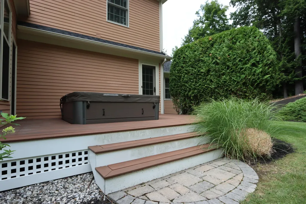 30 Hillview Lane Lewiston ME 04240