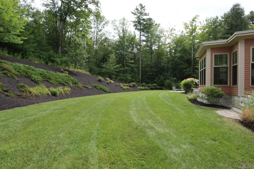 30 Hillview Lane Lewiston ME 04240