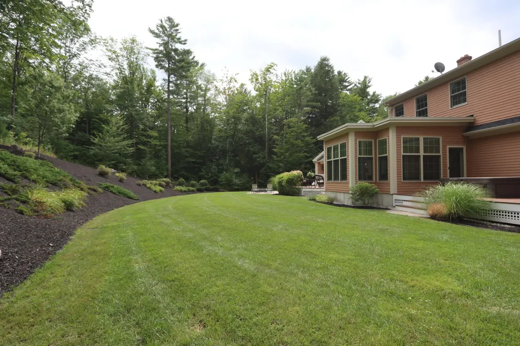 30 Hillview Lane Lewiston ME 04240