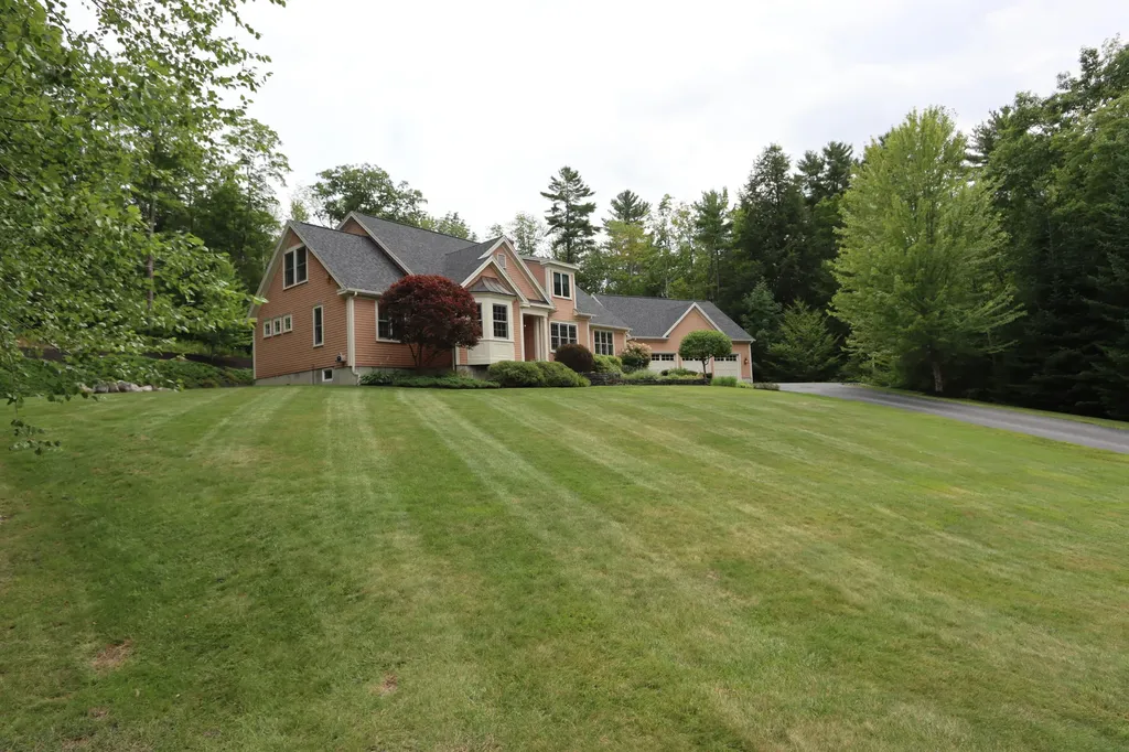 30 Hillview Lane Lewiston ME 04240