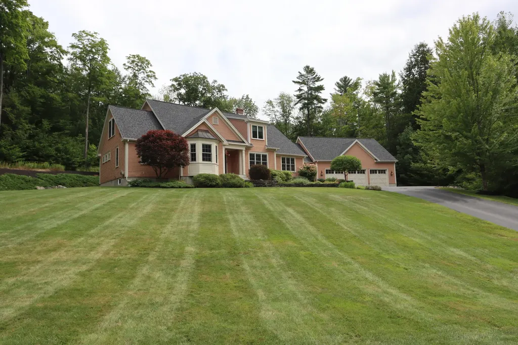 30 Hillview Lane Lewiston ME 04240