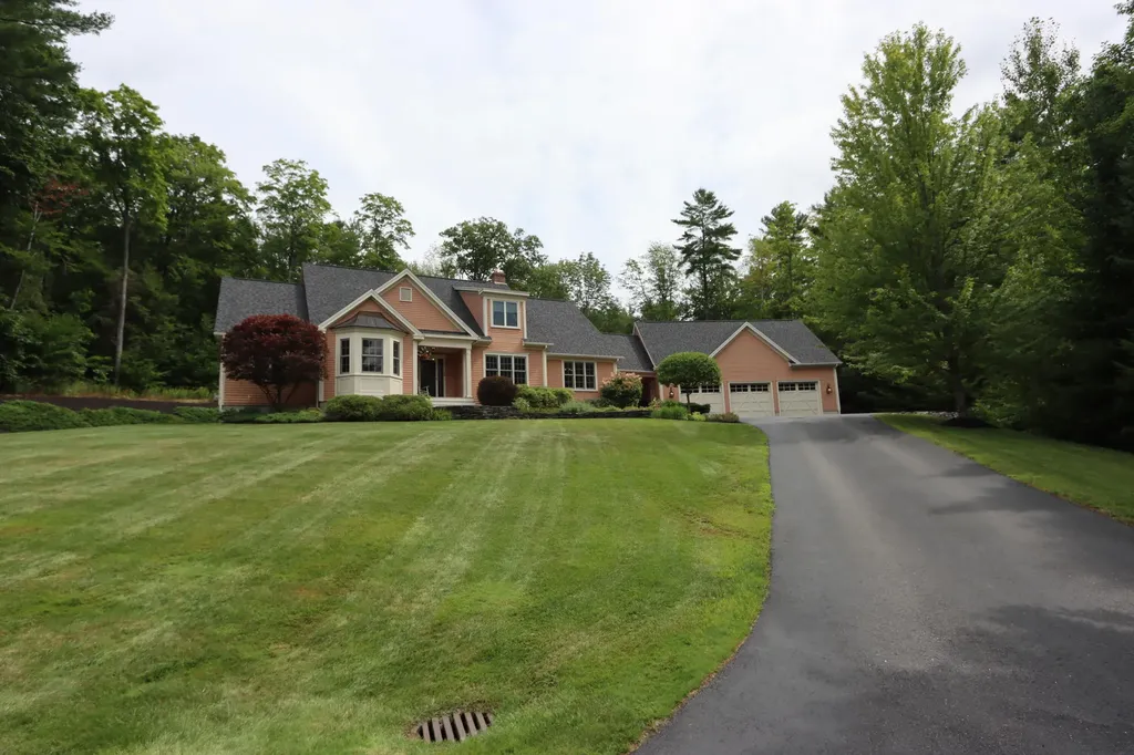 30 Hillview Lane Lewiston ME 04240