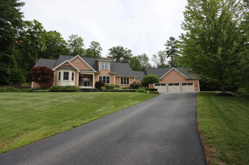 30 Hillview Lane Lewiston ME 04240