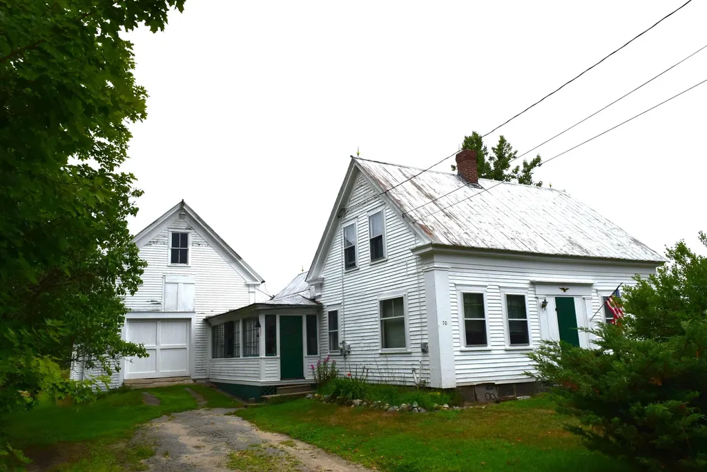 70 Morrill Street Buckfield ME 04220