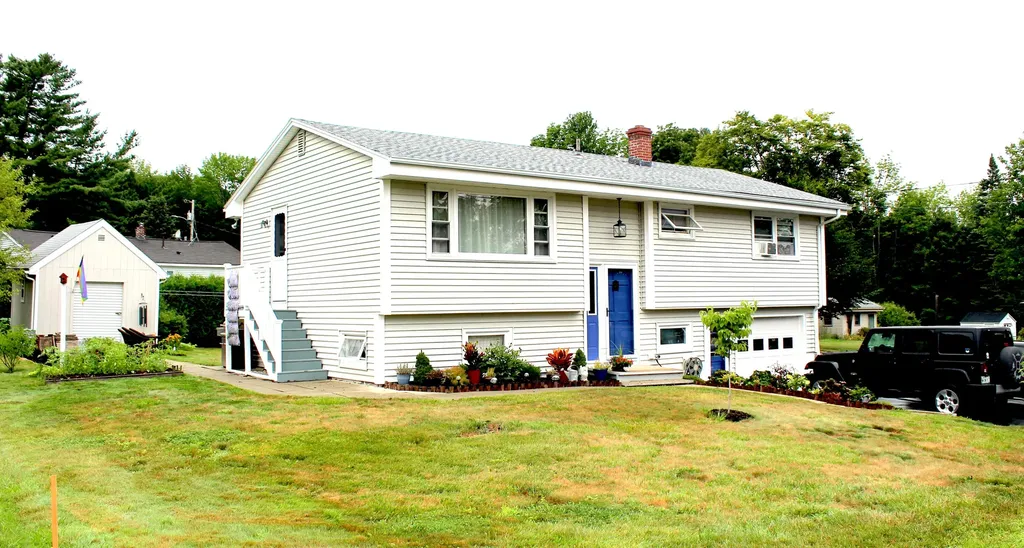 14 Valley Street Lewiston ME 04240
