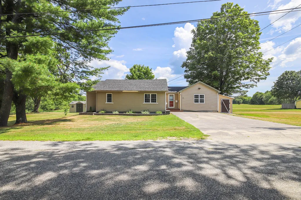 65 Russell Street Farmingdale ME 04344