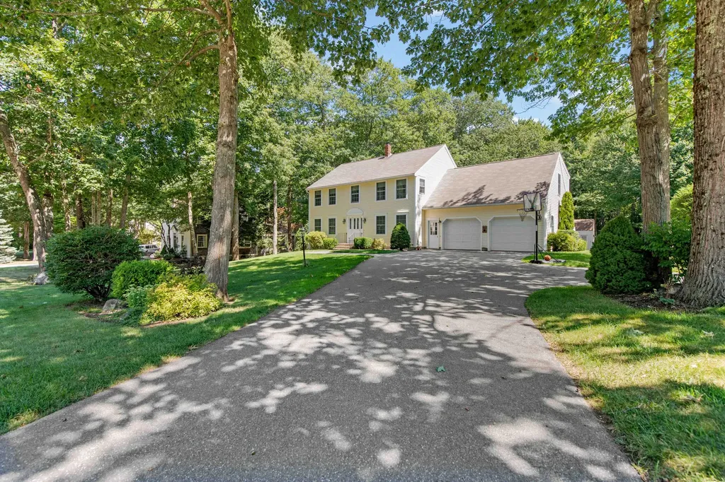 3 Lillian Way Scarborough ME 04074