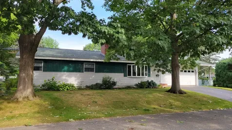 11 Windsor Place Lewiston ME 04240
