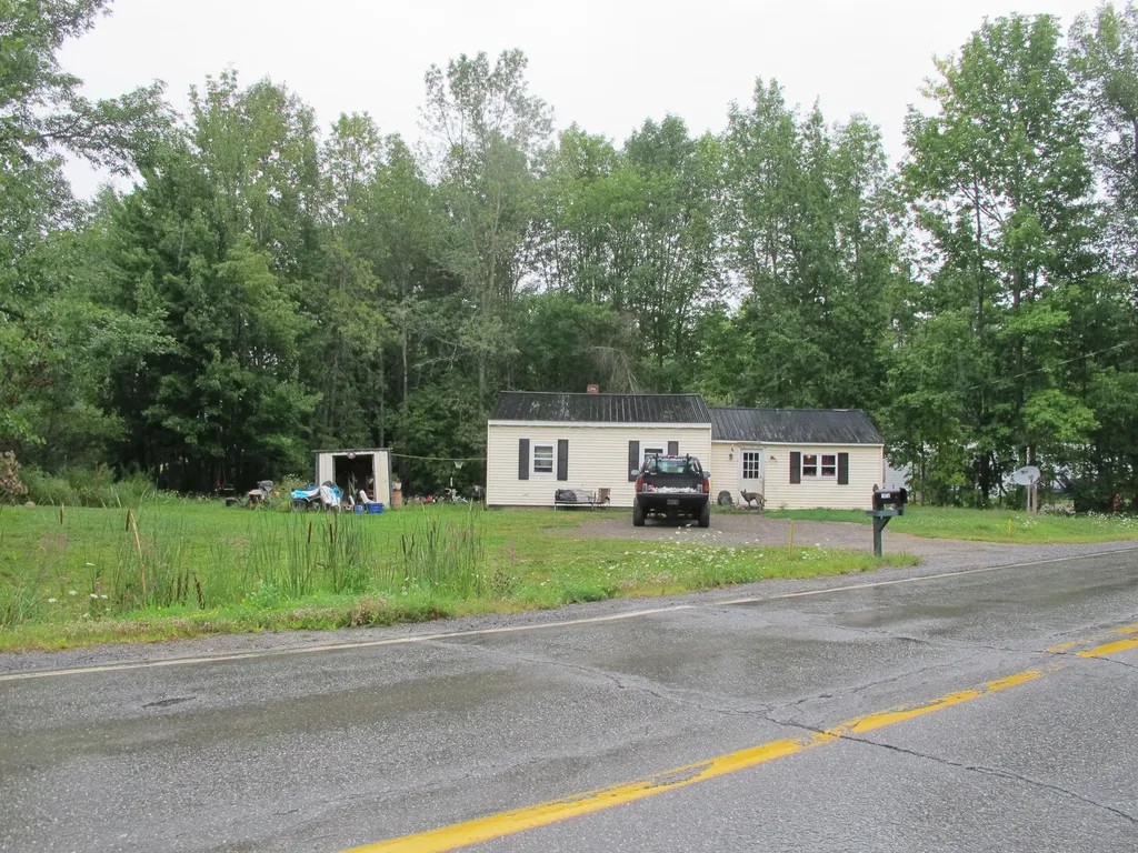 1476 Bangor Road Clinton ME 04927