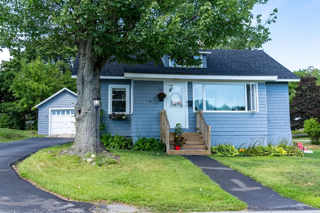 13 Longwood Avenue Augusta ME 04330