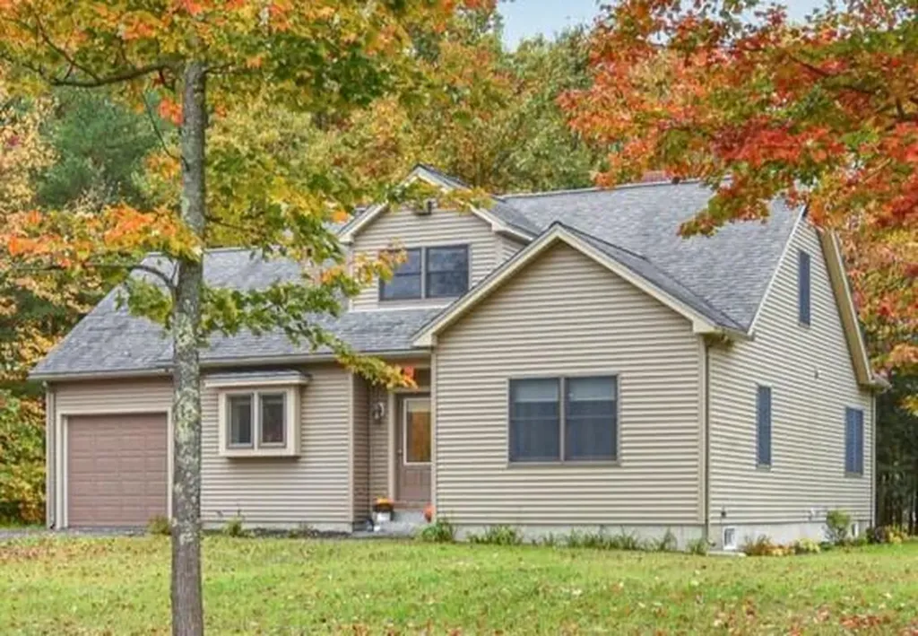 30 Parkers Way Brunswick ME 04011