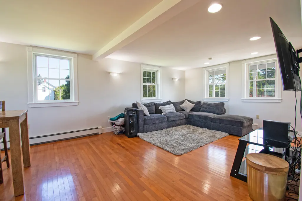 627 Main Street Monmouth ME 04259