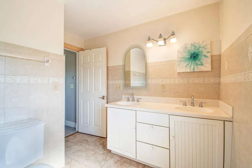 627 Main Street Monmouth ME 04259
