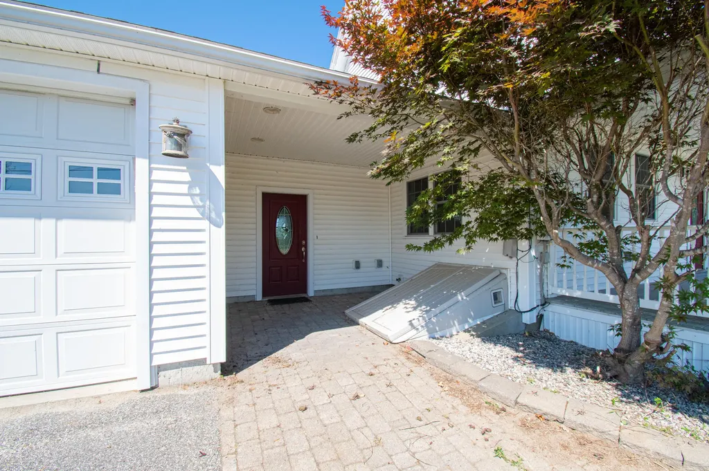 627 Main Street Monmouth ME 04259