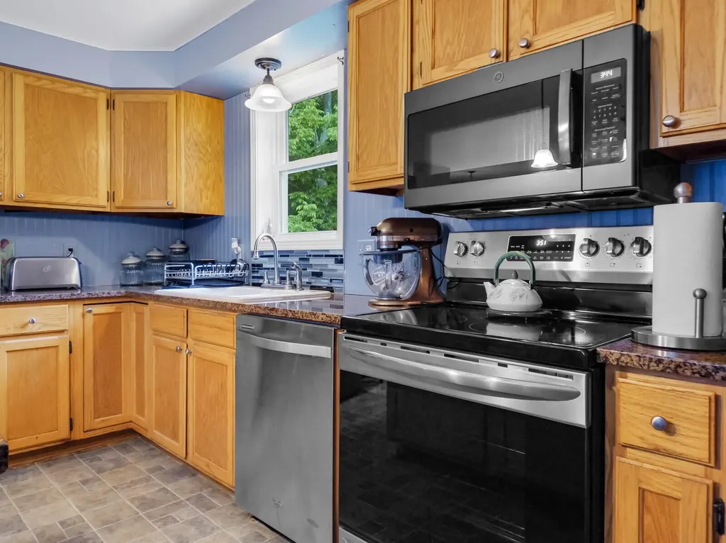 6 Chets Meadow Road West Gardiner ME 04345