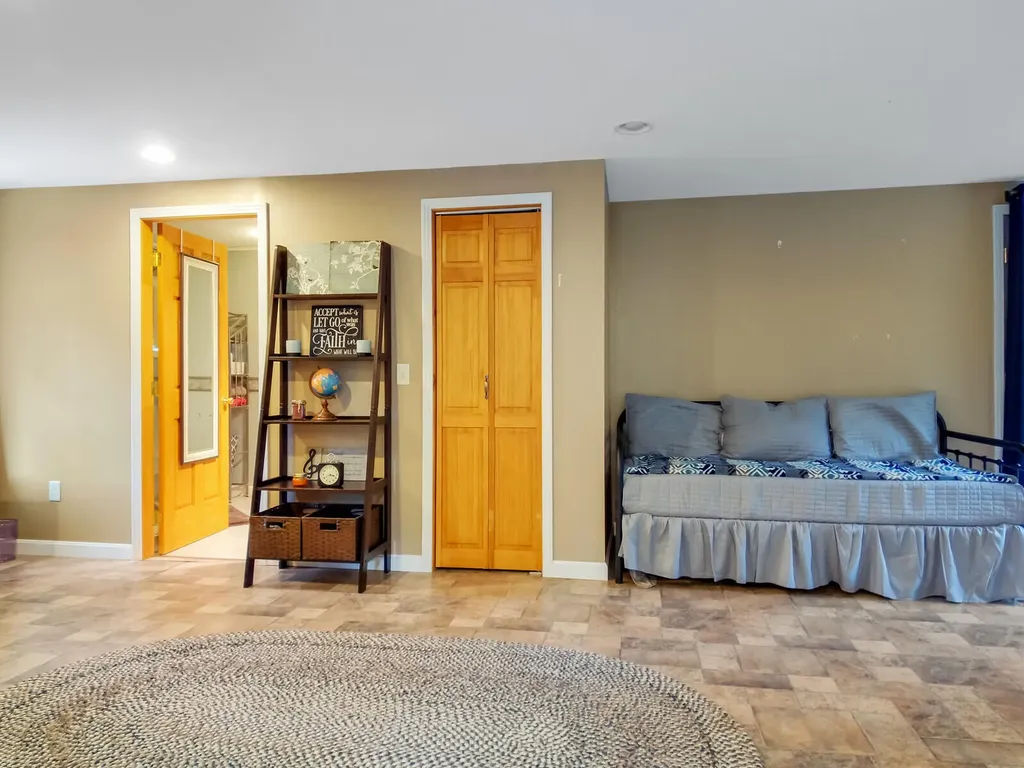 6 Chets Meadow Road West Gardiner ME 04345