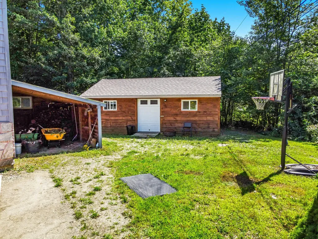 6 Chets Meadow Road West Gardiner ME 04345