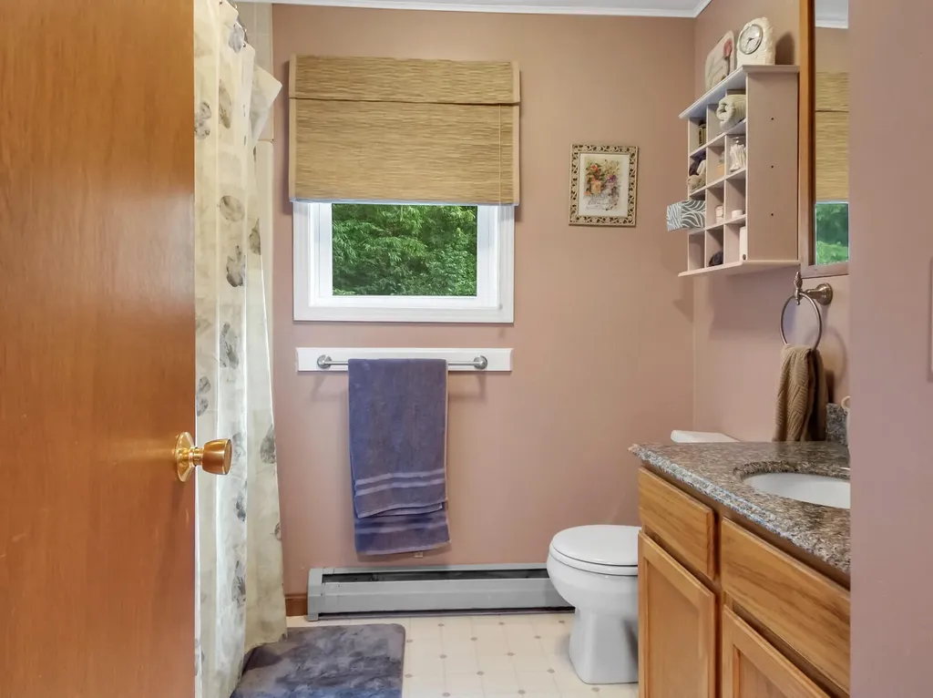 6 Chets Meadow Road West Gardiner ME 04345