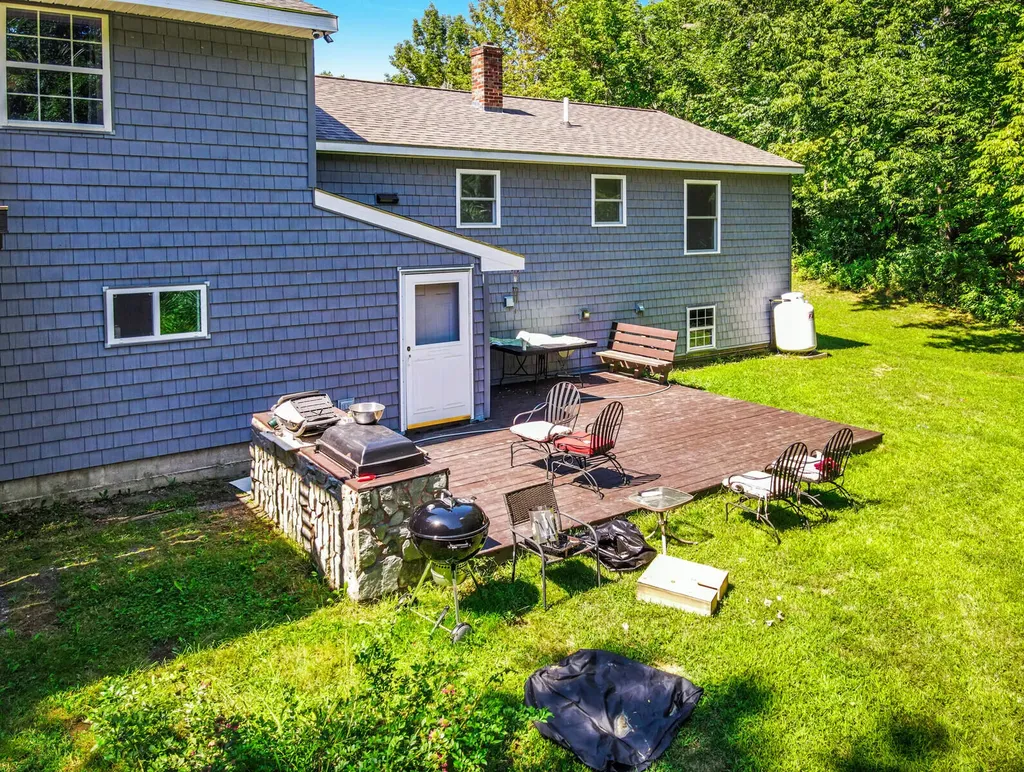 6 Chets Meadow Road West Gardiner ME 04345