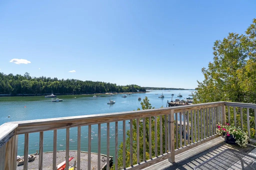 5 Lobster Lane Harpswell ME 04079