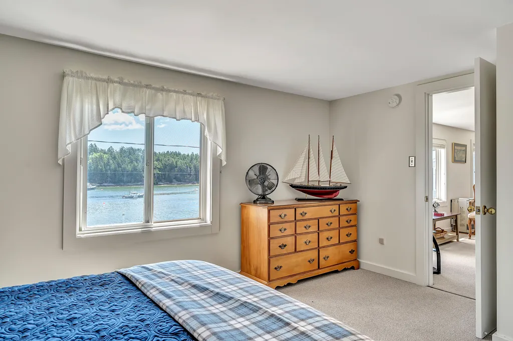 5 Lobster Lane Harpswell ME 04079