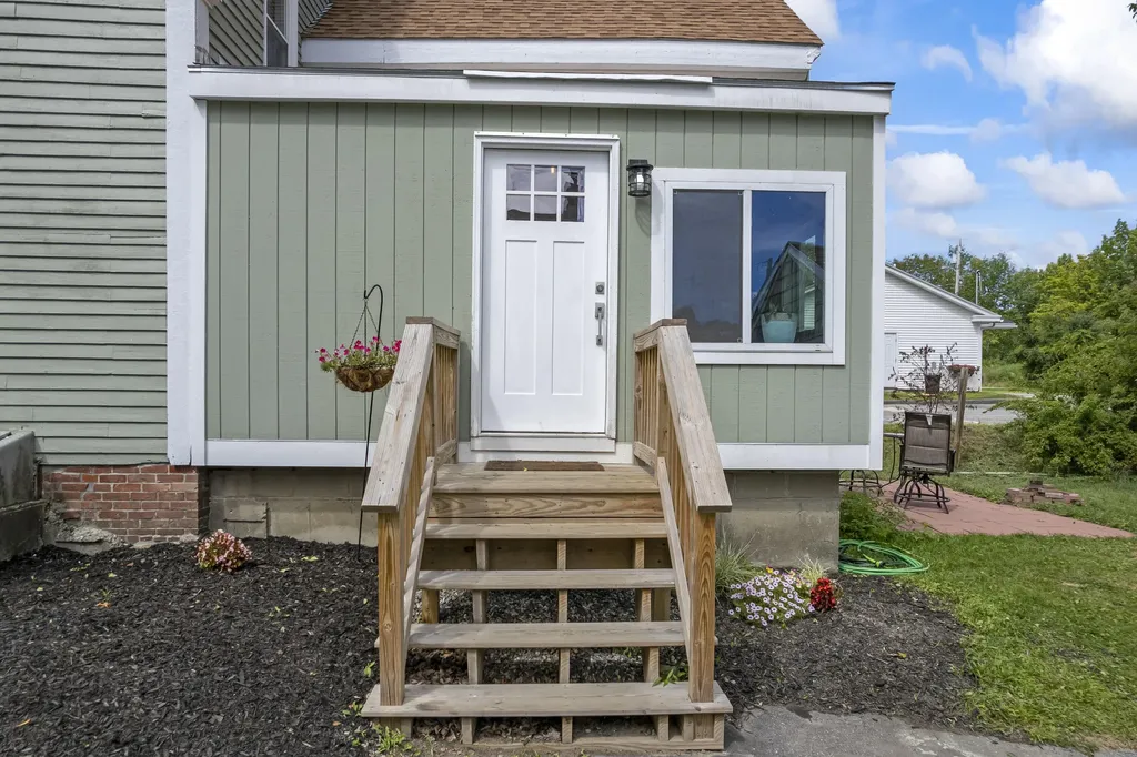 109 Main Street Richmond ME 04357