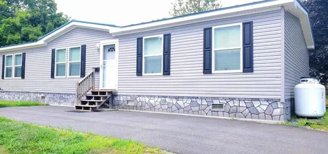 16 W Pleasant Street Oakland ME 04963