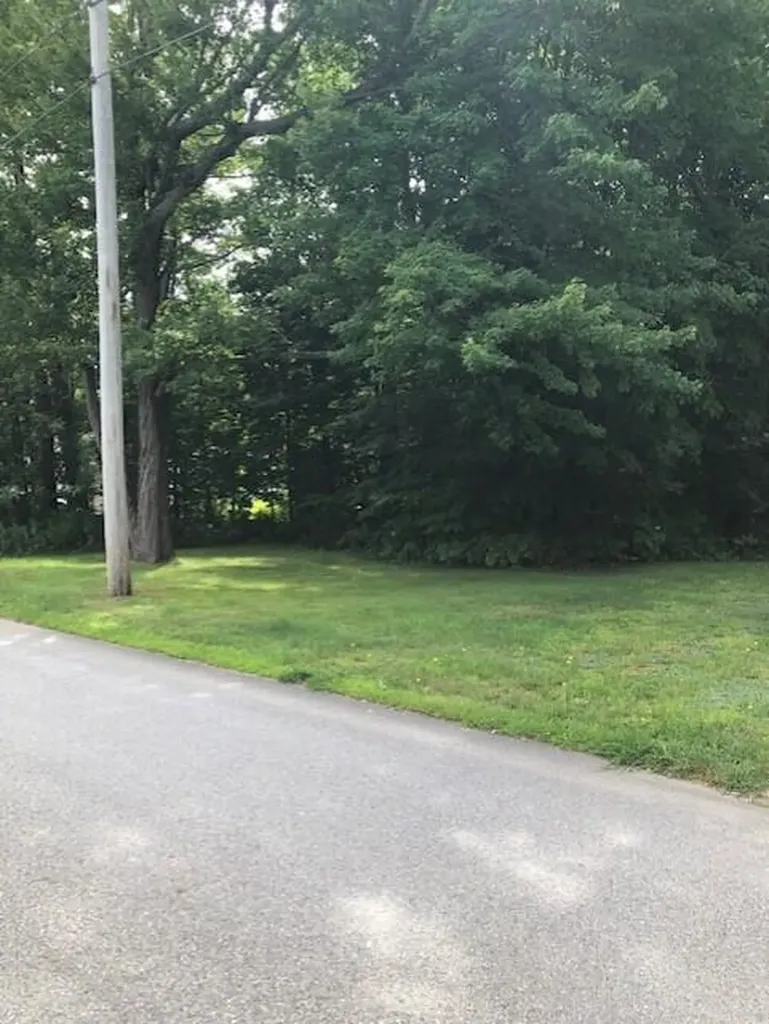 9 Mason Avenue Lewiston ME 04240