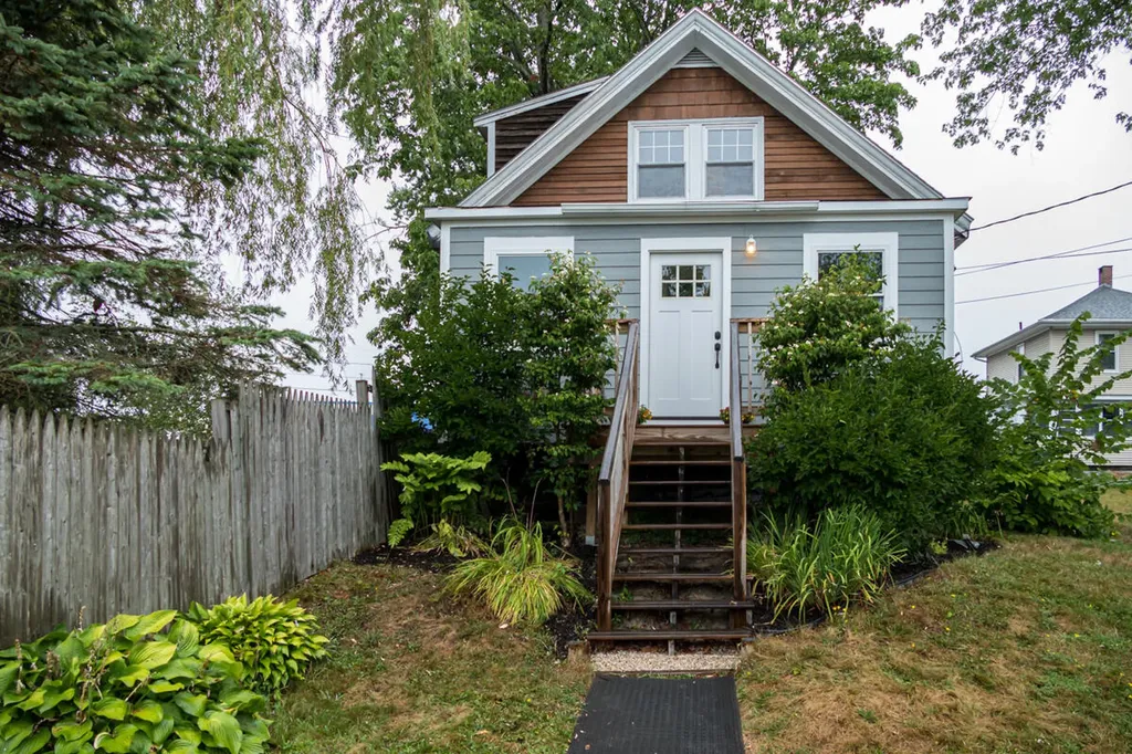 21 Terrace Avenue Portland ME 04102