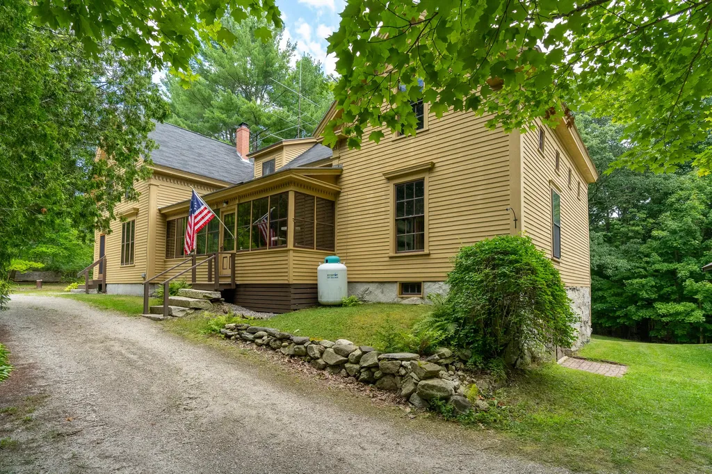 67 Center Road Gray ME 04039