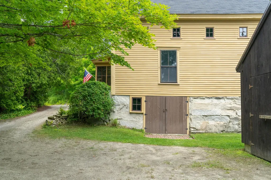67 Center Road Gray ME 04039