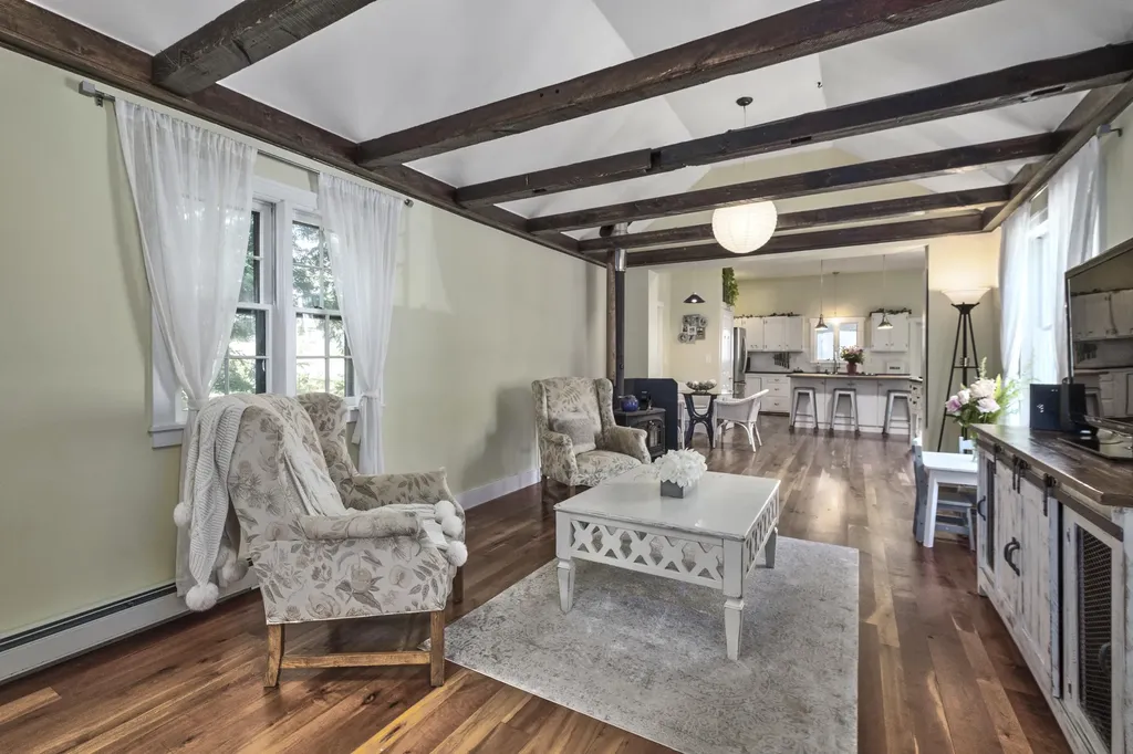 12 Gleason Street Thomaston ME 04861